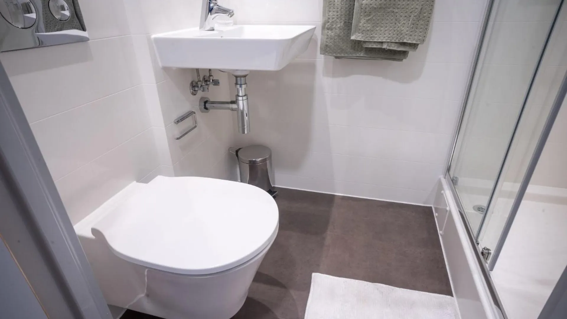 For Students Only The West Wing In Cardiff Apartment United Kingdom