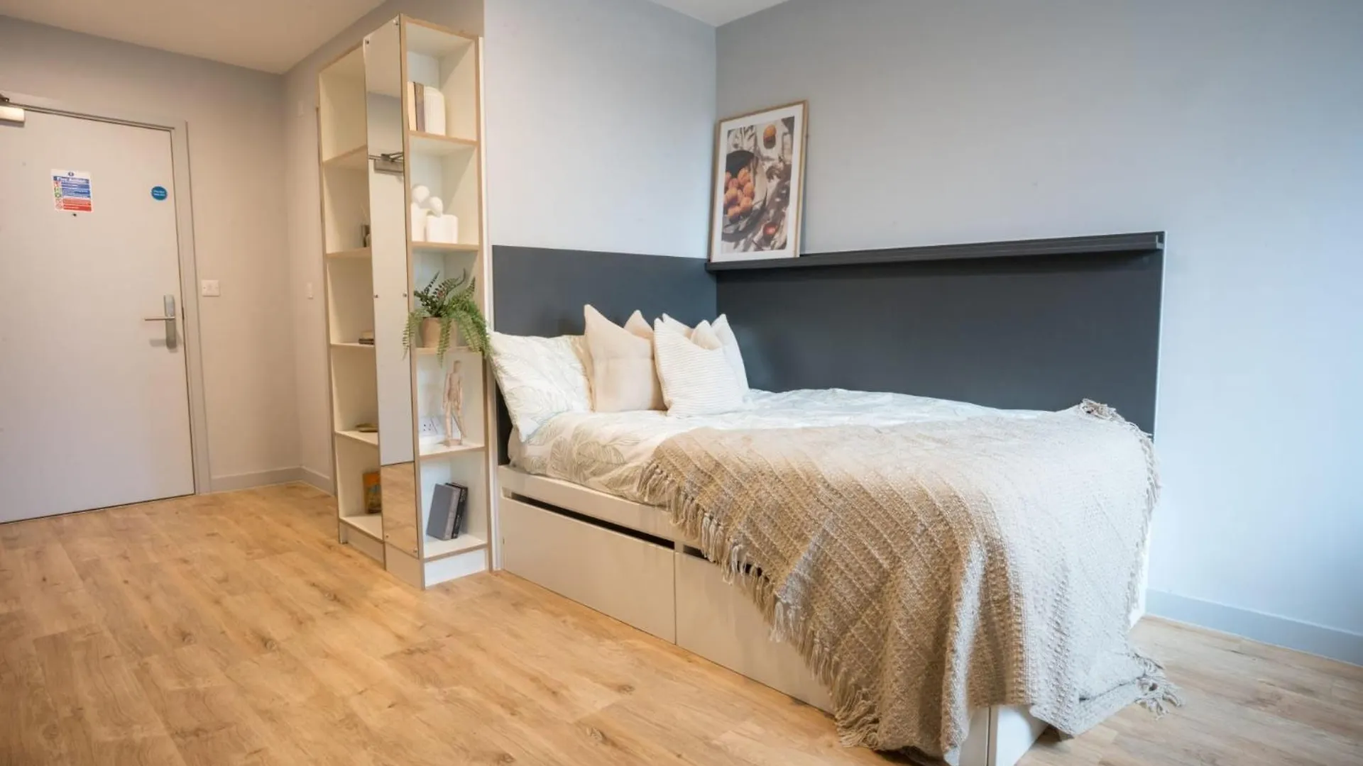 For Students Only The West Wing In Cardiff Apartment