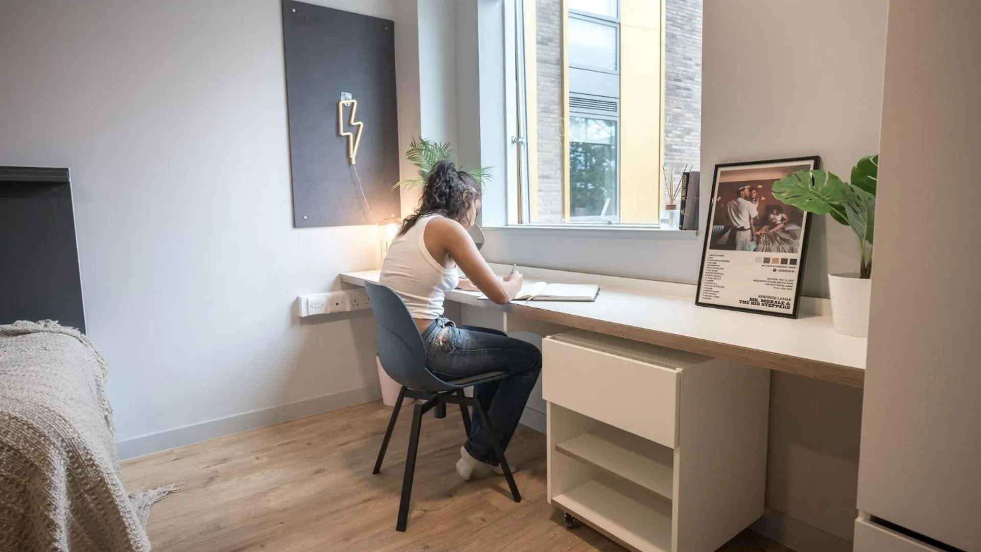For Students Only The West Wing In Cardiff Apartment United Kingdom